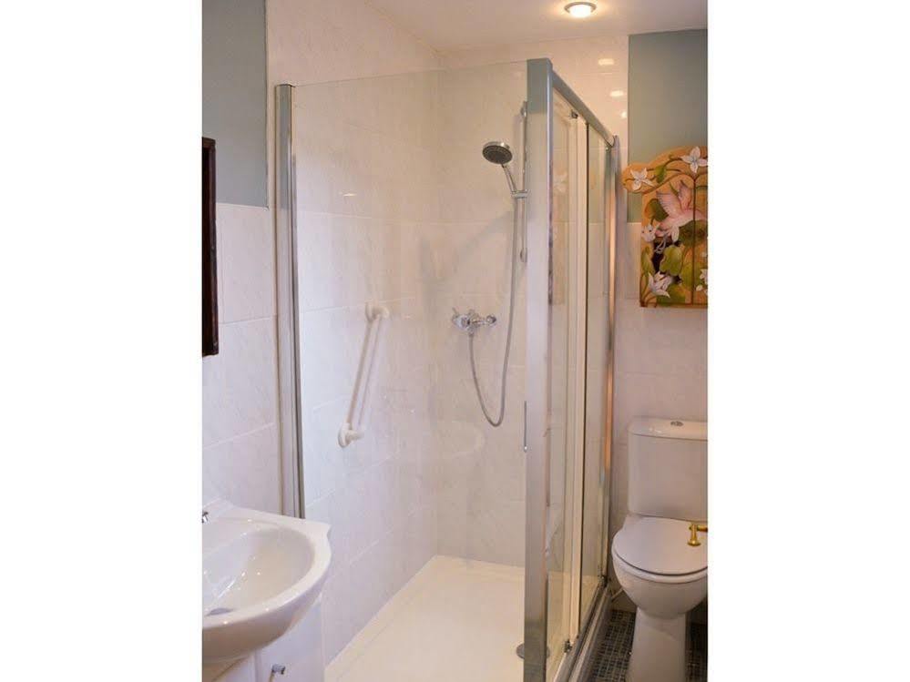 Queens Apartment 沃辛 外观 照片